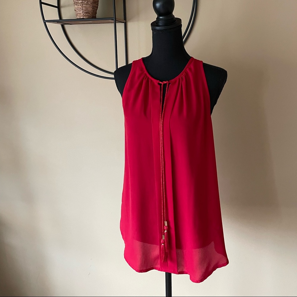 🌟The Sleeveless Red Top🌟
